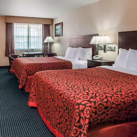 Days Inn Gun Barrel City Kültér fotó